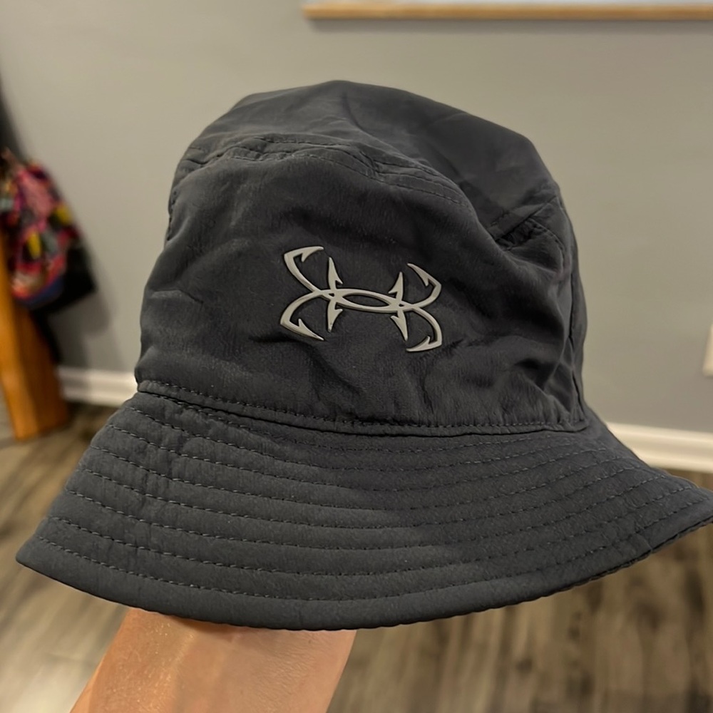 Under armour bucket hat